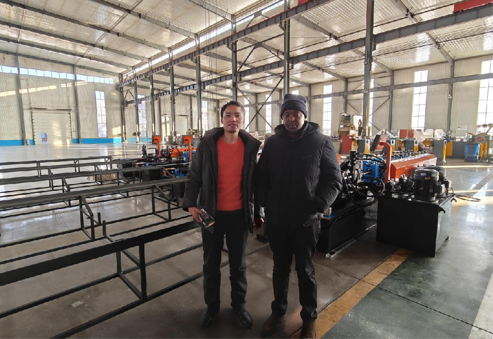 Customer from Kenya visit our factory