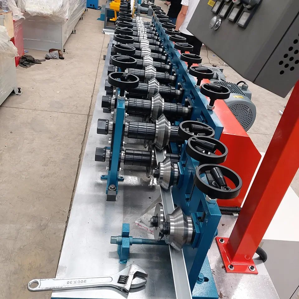 Steel Angle Roll Forming Machine Metal Stud And Track Roll Forming Machine